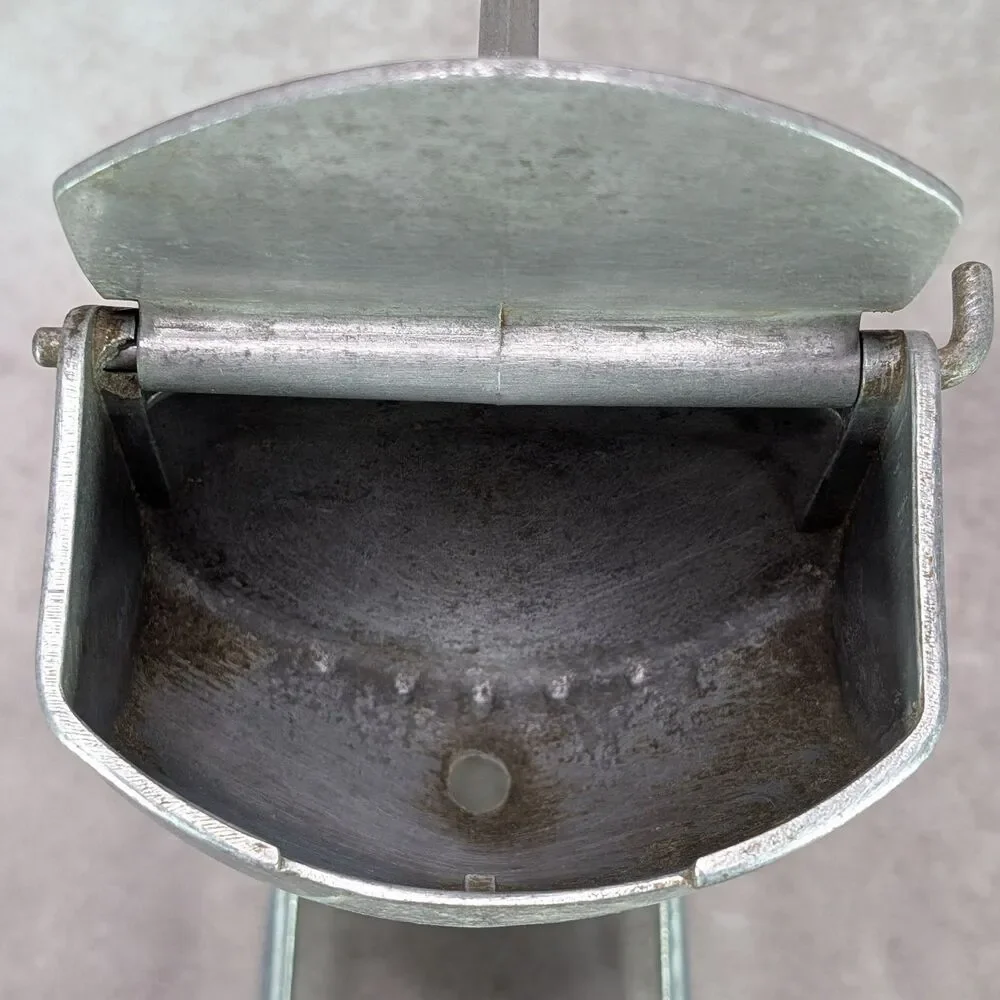 Vintage Wear-Ever Aluminum Citrus Juicer Hand Press Manual Lemon Lime Squeezer